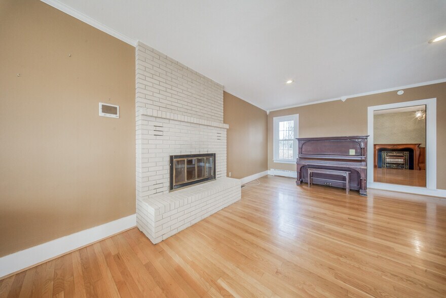 More Photos Of 1601 E State Route 72, Rolla Specialty For Sale