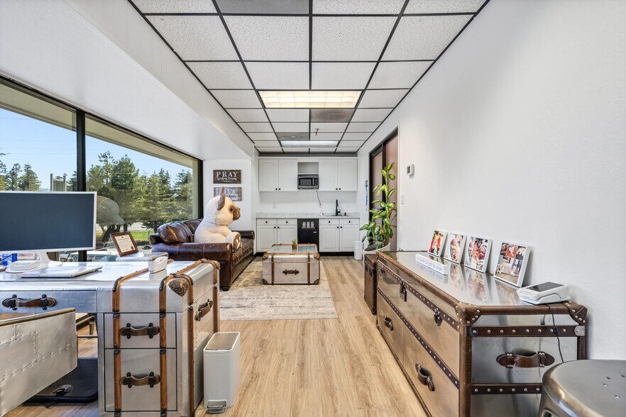 More Photos Of 6640 Redwood Dr, Rohnert Park Office For Sale