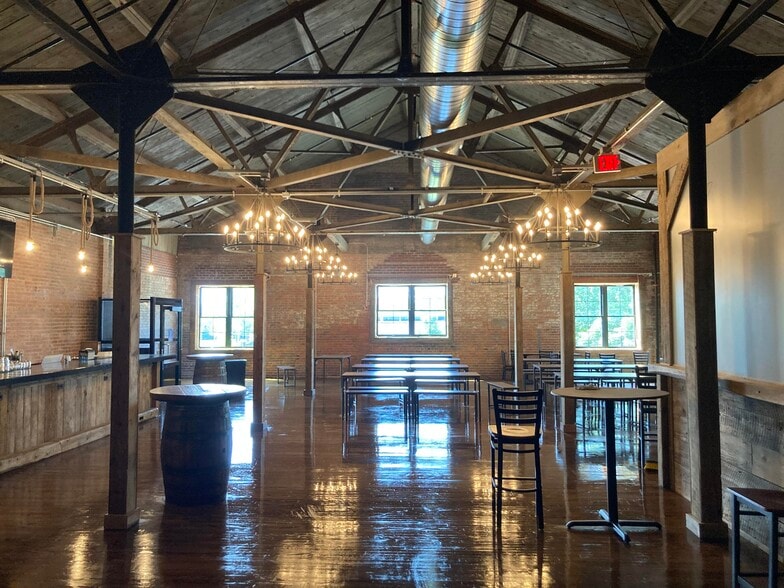 More Photos Of 112 Wilkinson St, Syracuse Flex For Sale