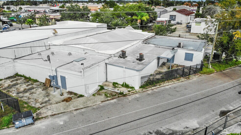 More Photos Of 1118 W Church St, Orlando Showroom For Lease