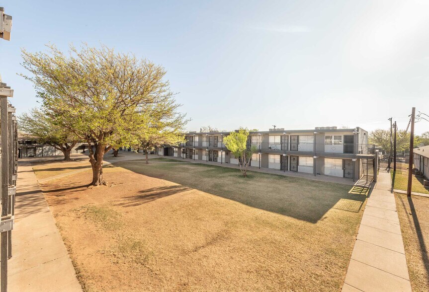 Primary Photo Of 102 Waco Ave, Lubbock Apartments For Sale