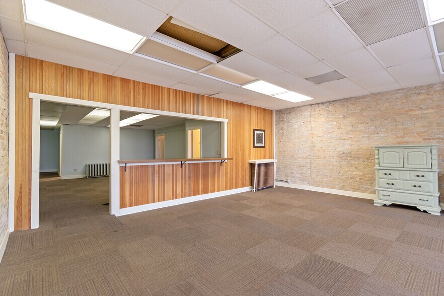 More Photos Of 307-309 Dewitt St, Portage Restaurant For Sale