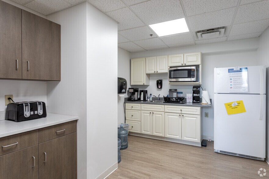 More Photos Of 115 Continuum Dr, Liverpool Medical For Lease
