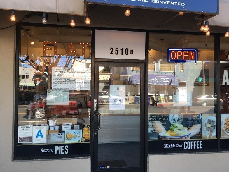 More Photos Of 2510 Main St, Santa Monica General Retail For Sale