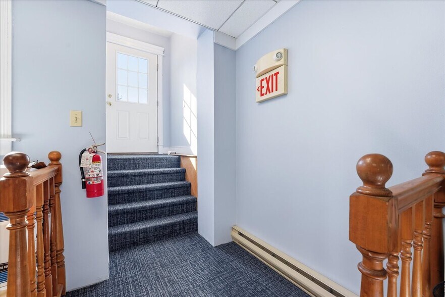 More Photos Of 96 Freneau Ave, Matawan Office For Sale