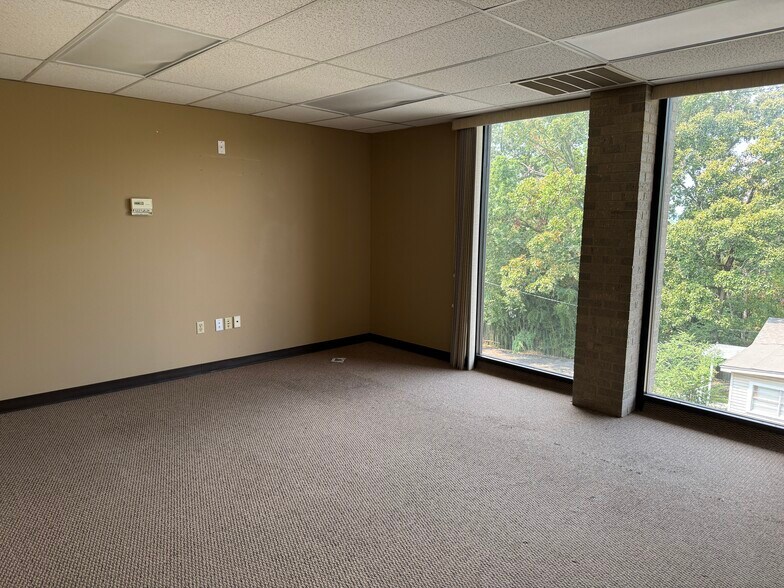 More Photos Of 2311 Biscayne Dr, Little Rock Office Residential For Lease