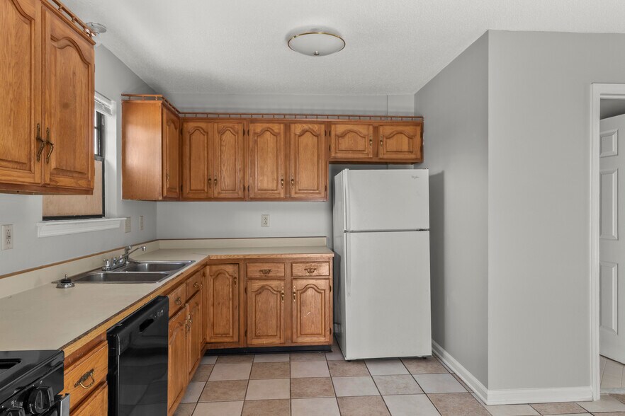 More Photos Of 162 Condor Ct, Clarksville Apartments For Sale