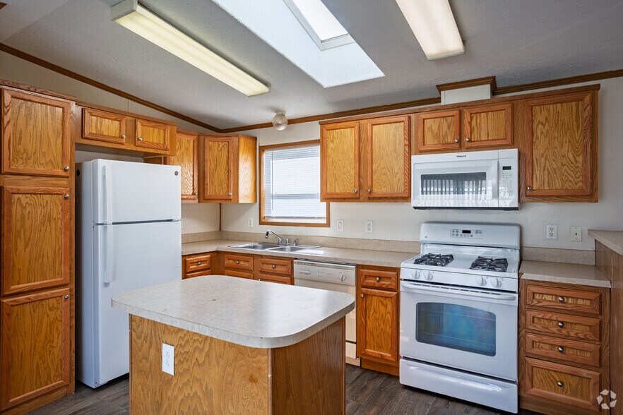 More Photos Of 2600 University Ave, Williston Manufactured Housing Mobile Home Park For Sale