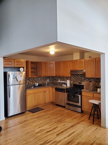 More Photos Of 12-14 N Broadway, Yonkers Apartments For Sale