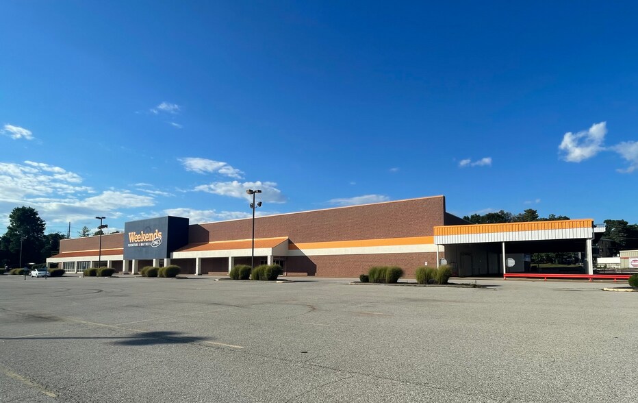 More Photos Of 11333 Blake Dr, Bridgeton General Retail For Sale