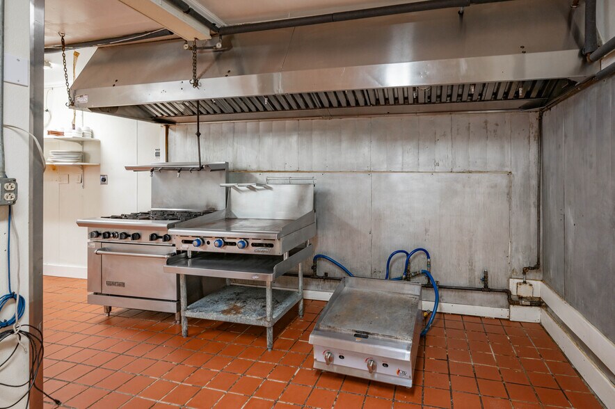 More Photos Of 944 Gibbons Hwy, Wilton Restaurant For Sale