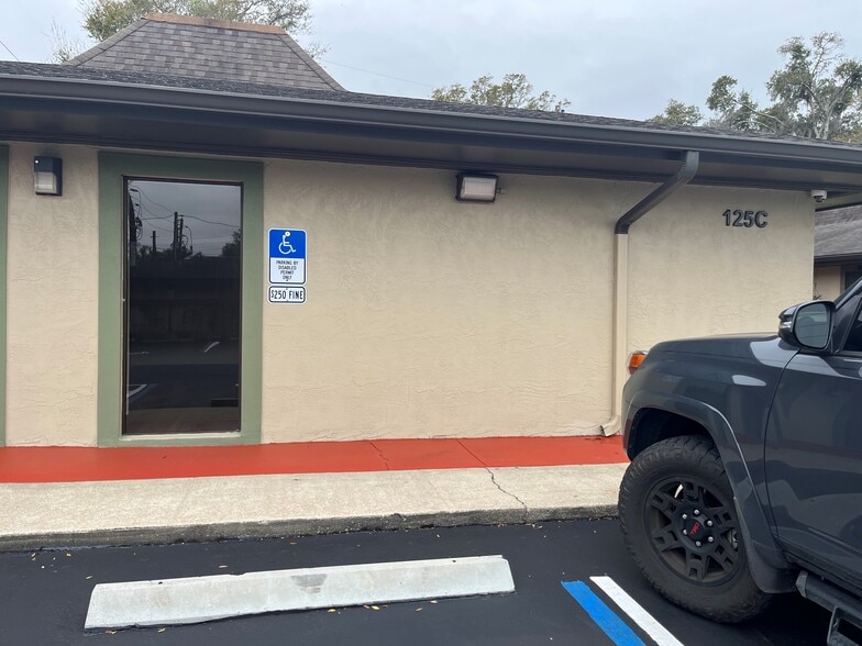 More Photos Of 119 W Plymouth Ave, Deland Unknown For Lease