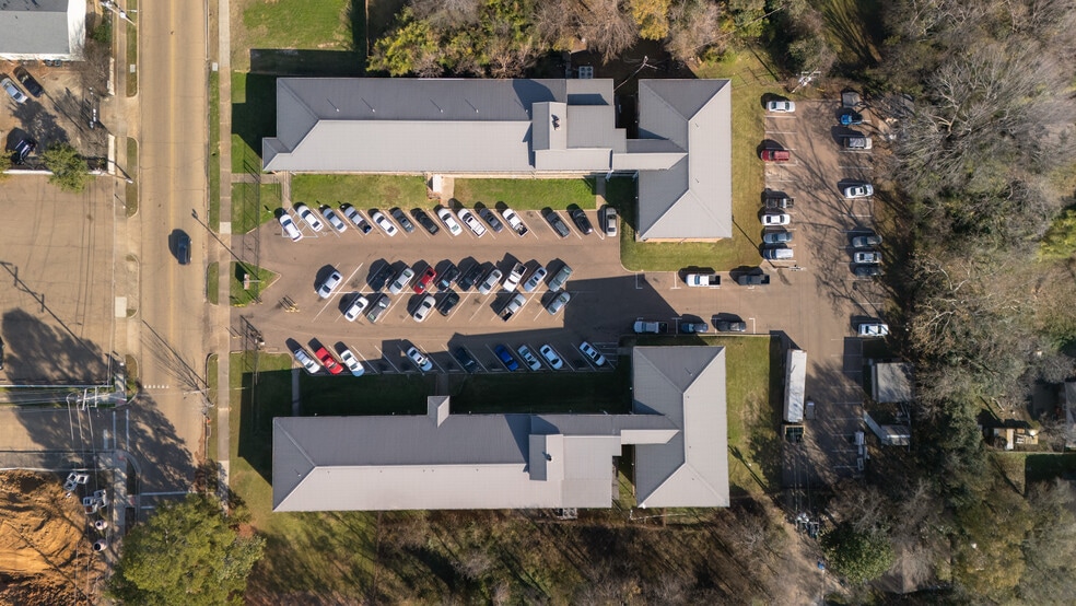 More Photos Of 700-712 N Jefferson St, Jackson Apartments For Sale