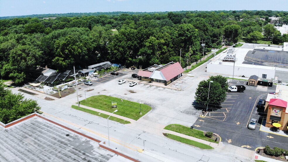 More Photos Of 434 W 85th St, Kansas City Freestanding For Lease