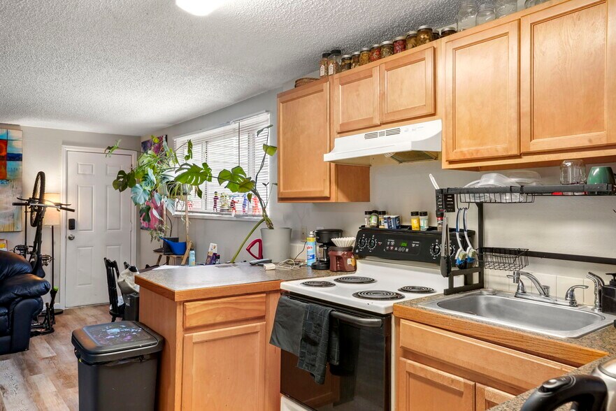 More Photos Of 316 E Brookside, Colorado Springs Apartments For Sale