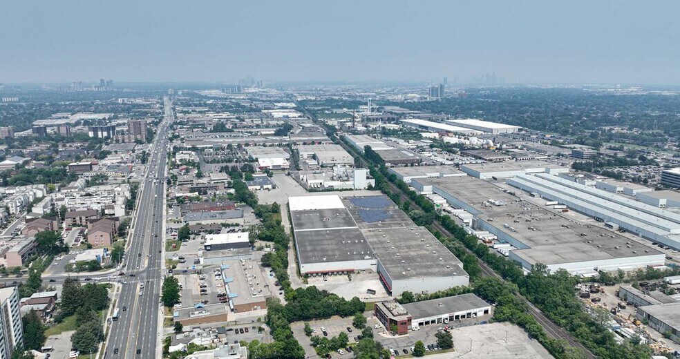 More Photos Of 2550 Stanfield Rd, Mississauga Warehouse For Lease