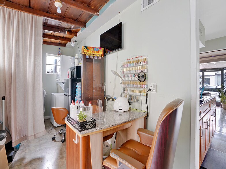 More Photos Of 4124-4126 E Anaheim St, Long Beach General Retail For Sale