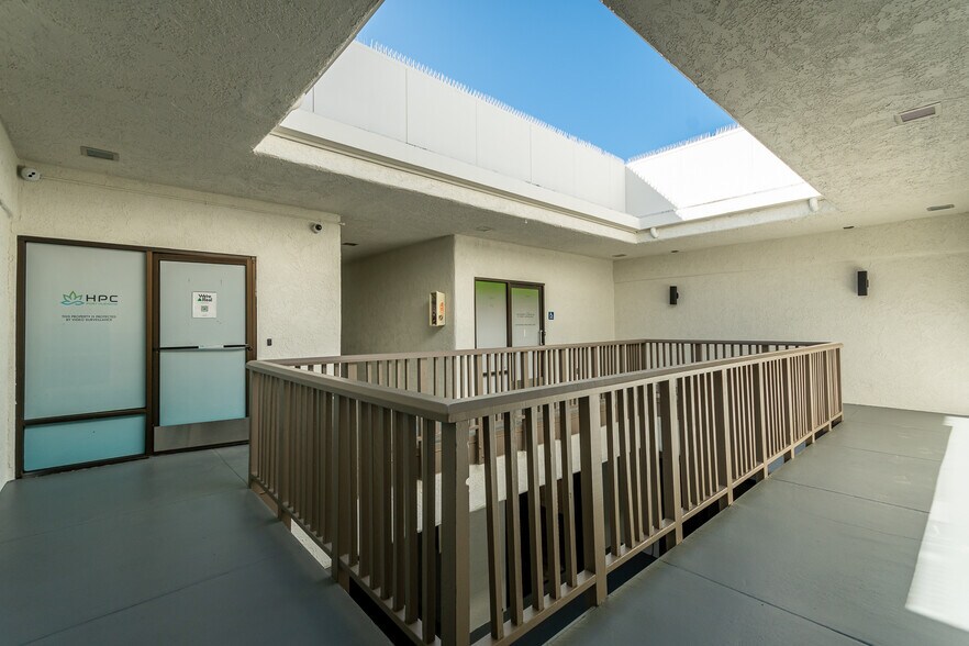 More Photos Of 501 W Channel Islands Blvd, Port Hueneme Loft Creative Space For Lease
