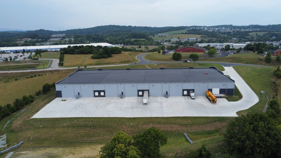 More Photos Of 101 Industry Way, Staunton Distribution For Sale