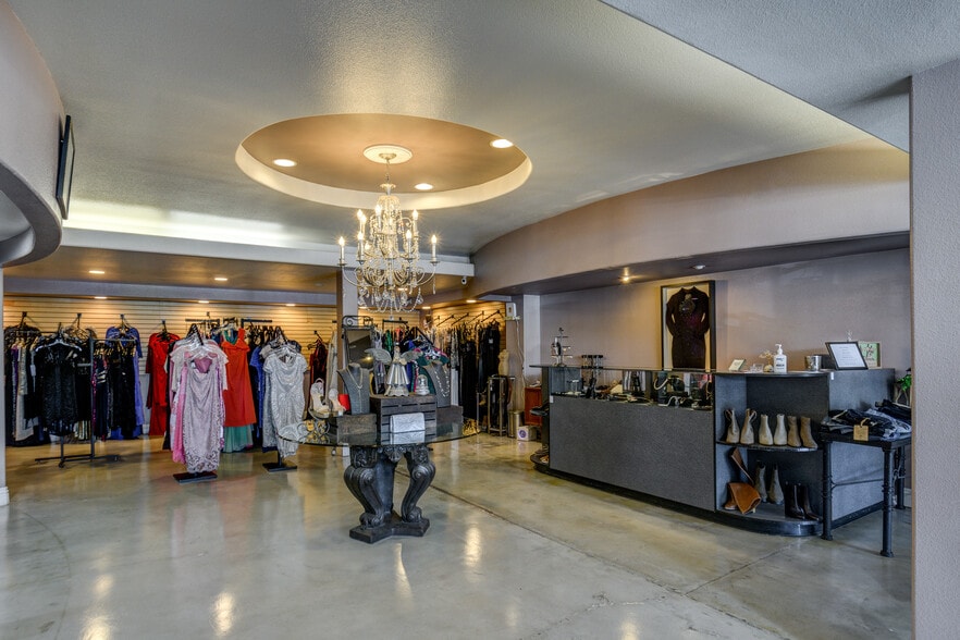 More Photos Of 16346-16348 Whittier Blvd, Whittier General Retail For Lease
