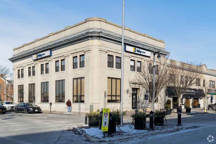 More Photos Of 41-49 Front St, Rockville Centre Storefront Retail Office For Lease