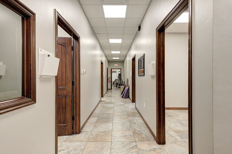 More Photos Of 6308 NW 39th Expy, Bethany Freestanding For Sale