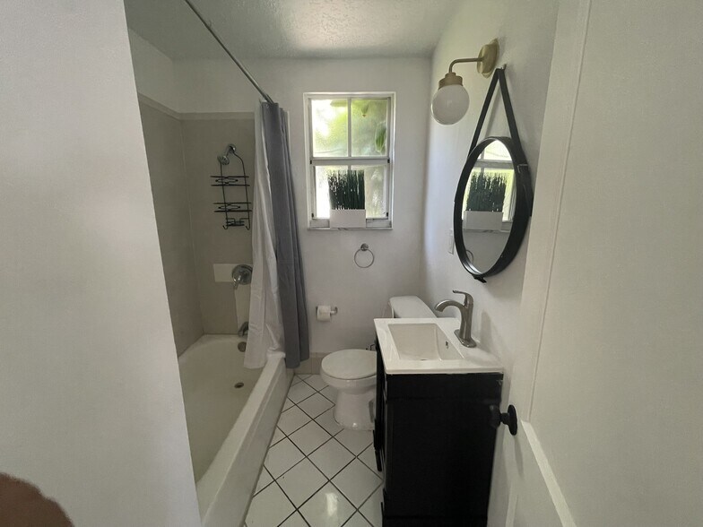 More Photos Of 210 NE 110th St, Miami Multifamily For Sale