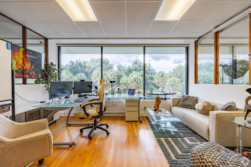 More Photos Of 320 1st Ave N, Saint Petersburg Loft Creative Space For Lease