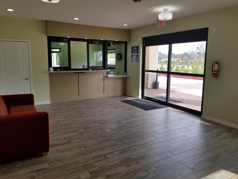 More Photos Of 5525 7th St, Bay City Hotel For Sale