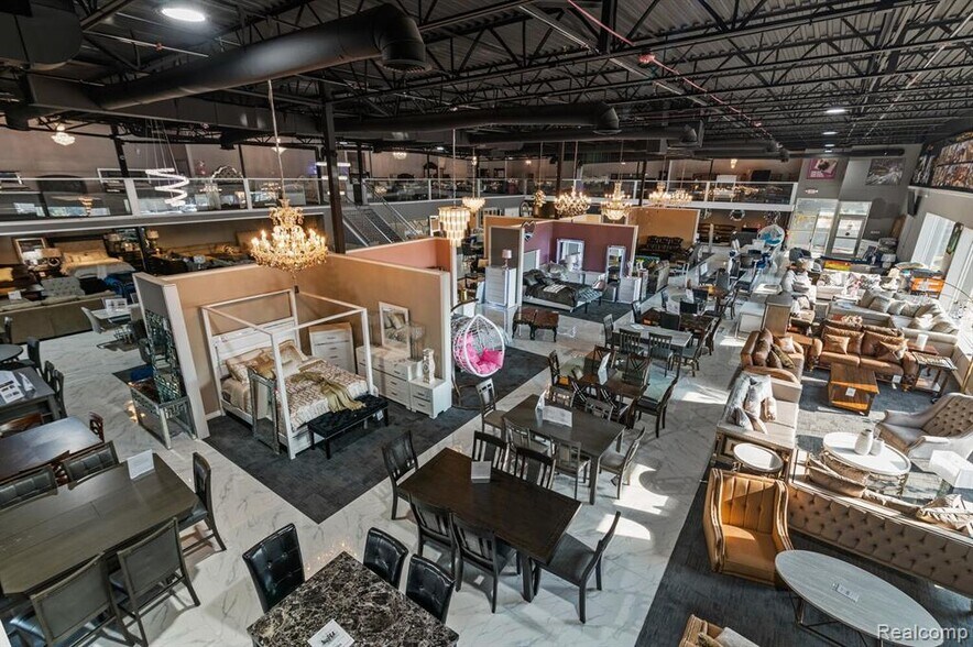 More Photos Of 29901 Ford Rd, Garden City Storefront For Lease