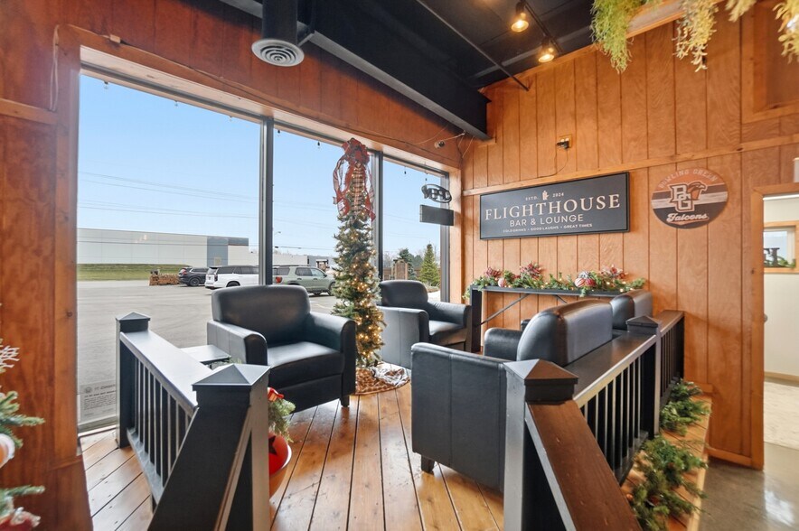 More Photos Of 2330 Bright Rd, Findlay Sports And Entertainment For Sale