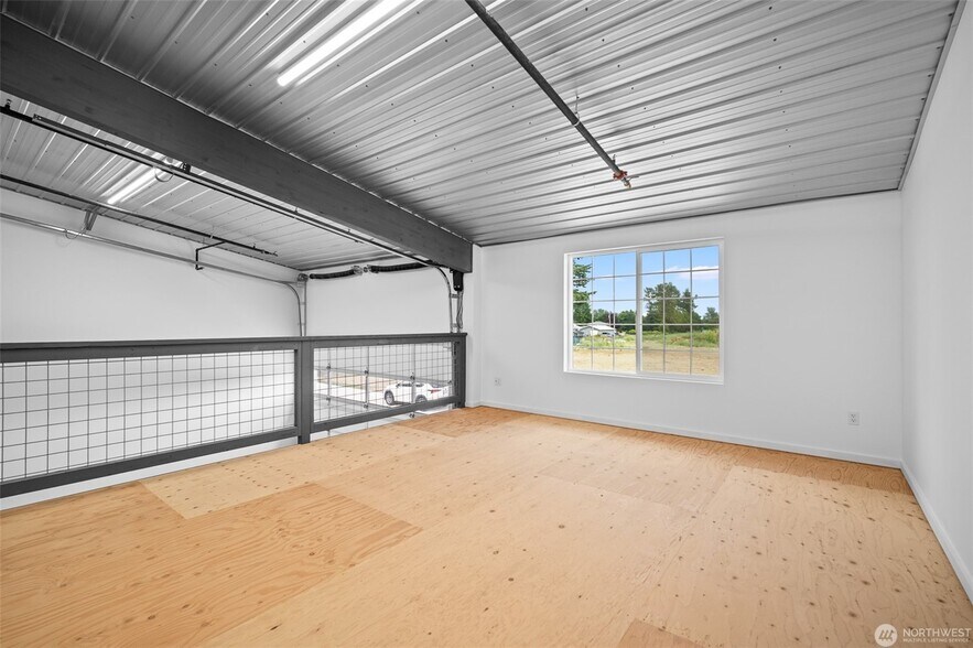 More Photos Of 1972 Baltic Way, Ferndale Light Distribution For Sale