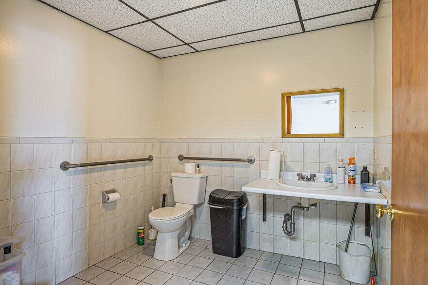 More Photos Of 165 Carmelinas Cir, Ludlow Industrial For Lease