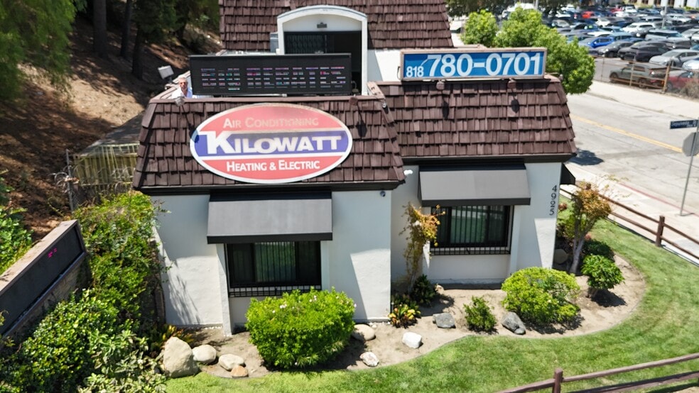 More Photos Of 4925 Sepulveda Blvd, Sherman Oaks Office For Sale