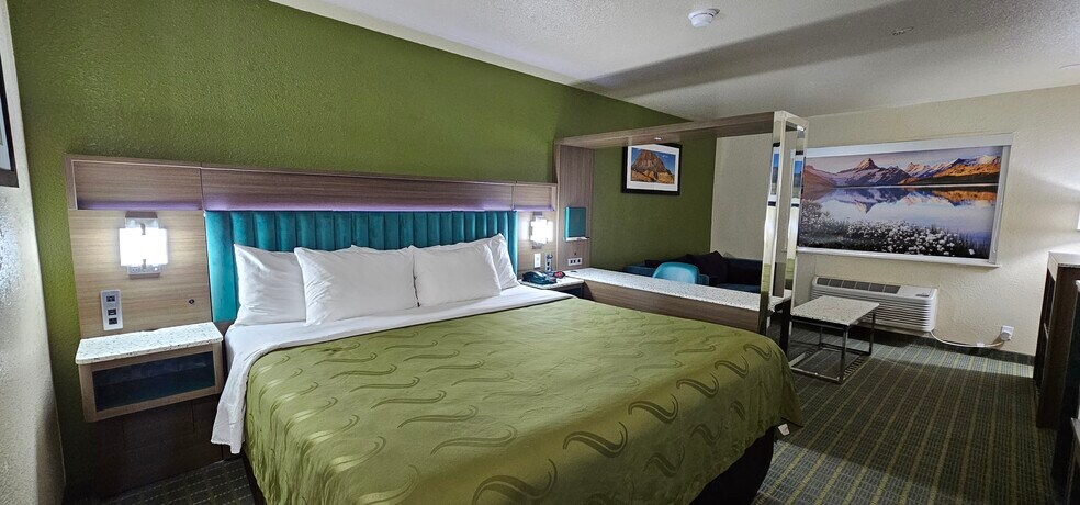 More Photos Of 2401 E Highway 90, Alpine Hotel For Sale