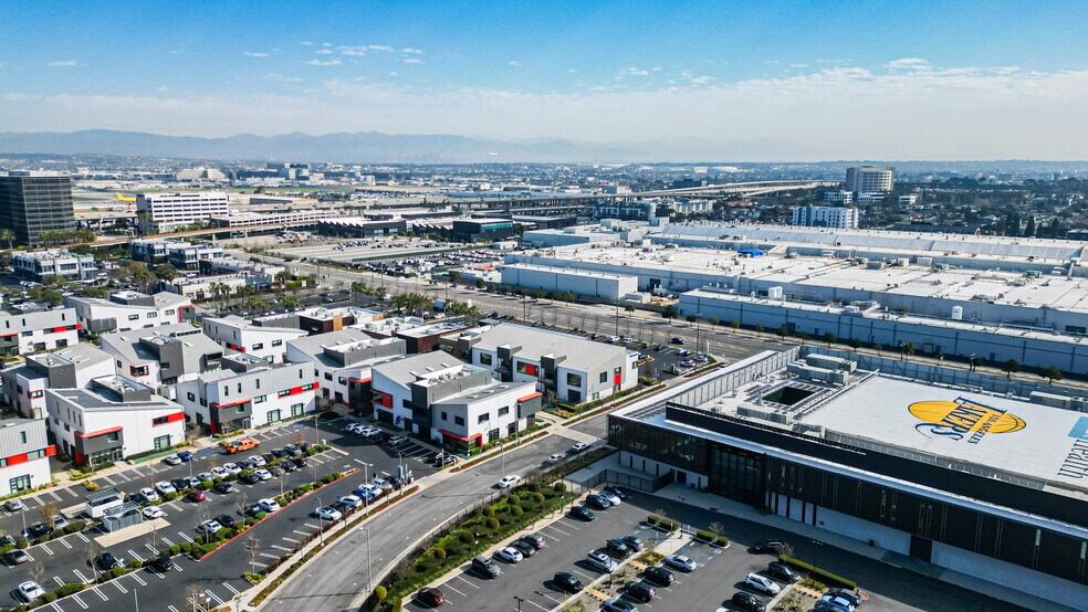 More Photos Of 701-723 N Douglas St, El Segundo Loft Creative Space For Lease