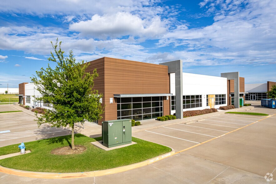 More Photos Of 5625-5633 W Spring Creek Pky, Plano Unknown For Lease