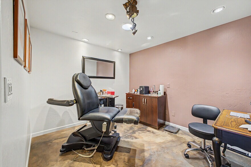 More Photos Of 7506 E Monterey Way, Scottsdale Office For Sale
