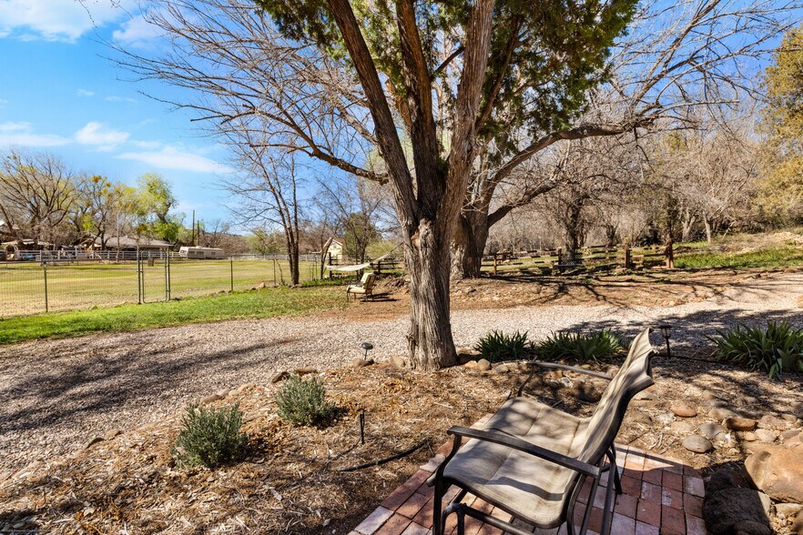 More Photos Of 10580 E Swinging Bridge Ln, Cornville Specialty For Sale