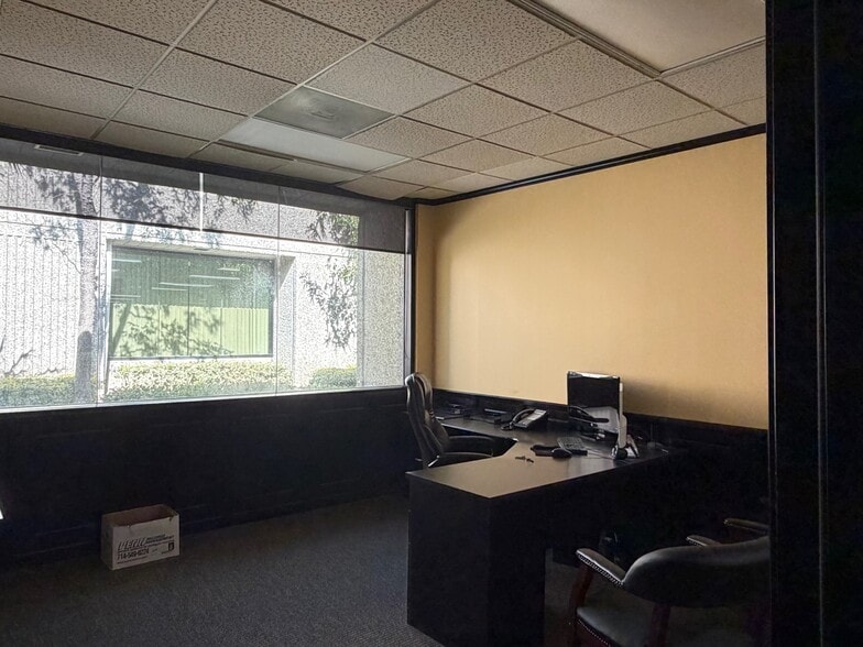 More Photos Of 22952 Mill Creek Dr, Laguna Hills Office For Lease