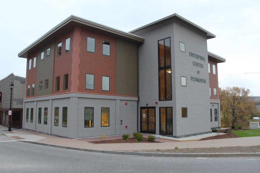 More Photos Of 1 Bridge St, Plymouth Office For Lease