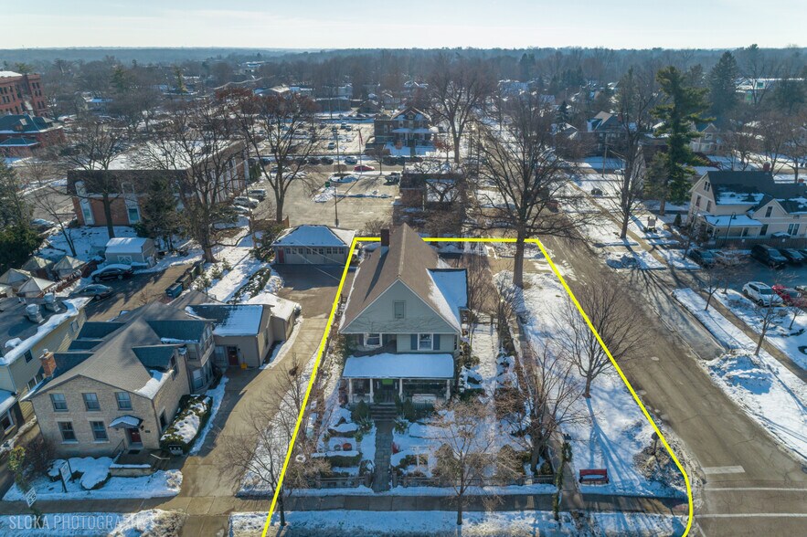 More Photos Of 428 W State St, Geneva Freestanding For Lease