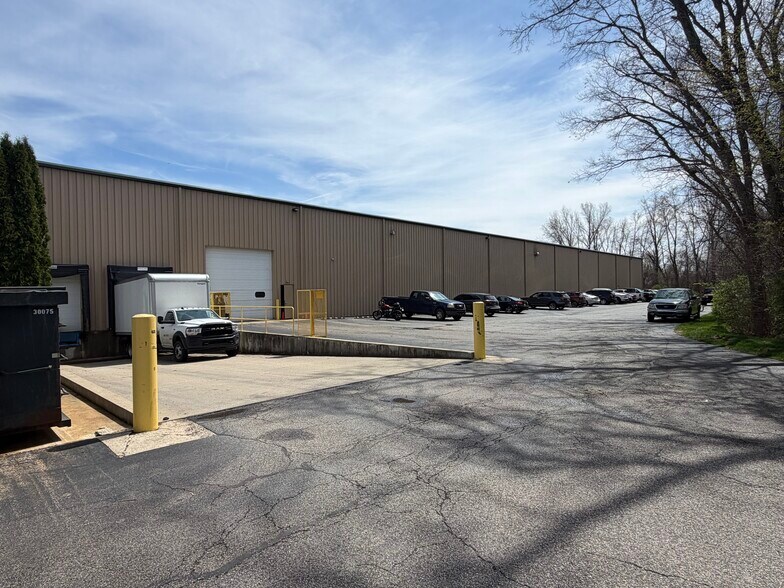 More Photos Of 319 Roske Dr, Elkhart Service For Sale