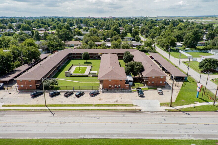 Primary Photo Of 3136 SW 59th St, Oklahoma City Apartments For Sale