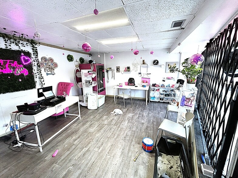 More Photos Of 3620 W Division St, Chicago Storefront For Sale