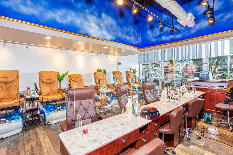 More Photos Of 10-12 NE Shaver St, Portland Apartments For Sale