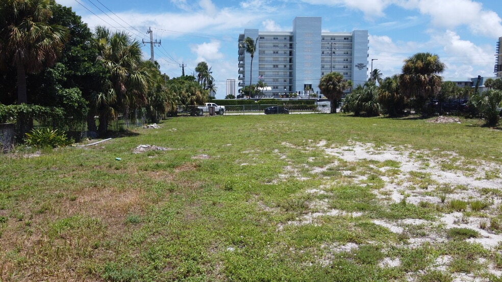 Primary Photo Of 3139 Lakeshore Dr, Riviera Beach Land For Sale