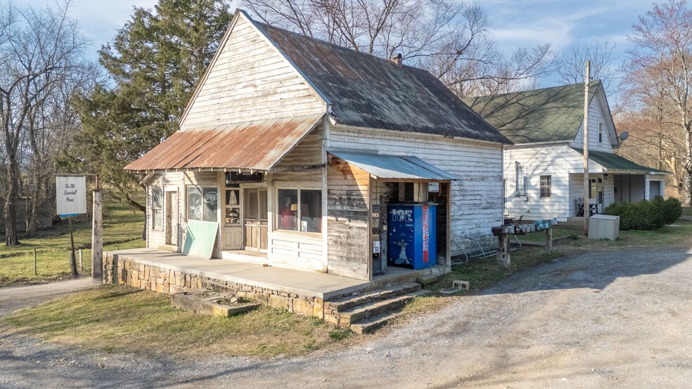 More Photos Of 128 River Rd, Marshall General Retail For Sale