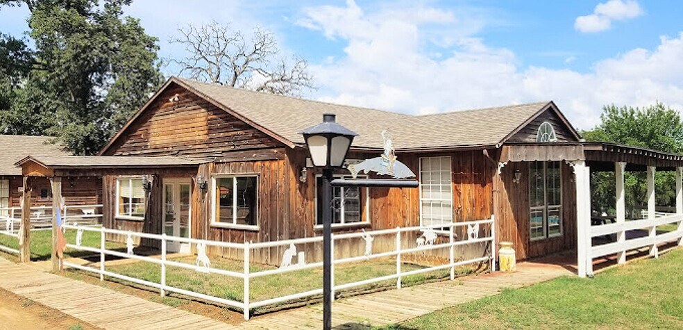 More Photos Of 8484 S FM 372, Gainesville Lodge Meeting Hall For Sale