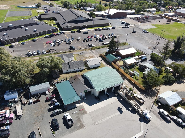 More Photos Of 402 N Pyfer St, Whitehall Office For Sale